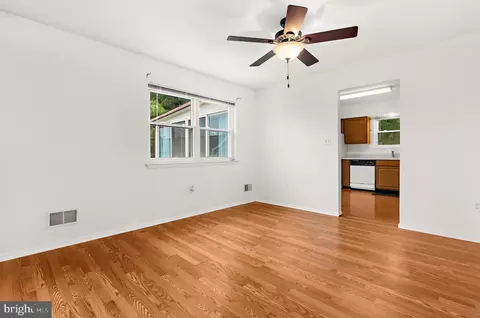 Living - 5714 Tamarack Ave, Frederick, MD 21703 photo 6 of 8