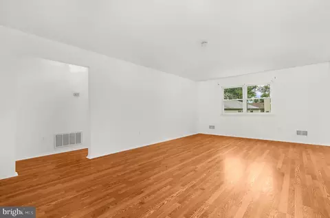 Living - 5714 Tamarack Ave, Frederick, MD 21703 photo 2 of 8