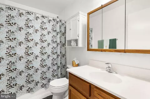 Bath - 5714 Tamarack Ave, Frederick, MD 21703 photo 1 of 2
