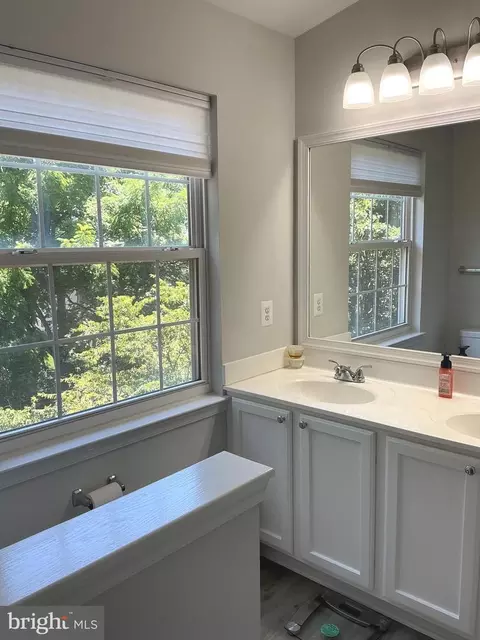 Bath - 523 Ellison Ct, Frederick, MD 21703 photo 3 of 9