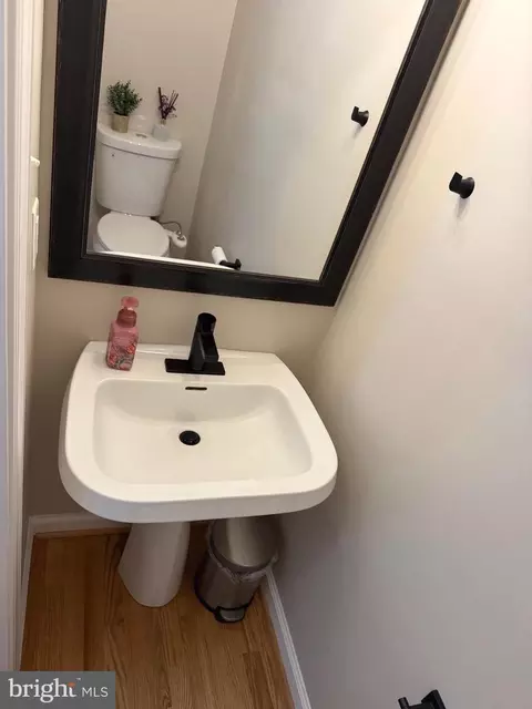 Bath - 523 Ellison Ct, Frederick, MD 21703 photo 1 of 9