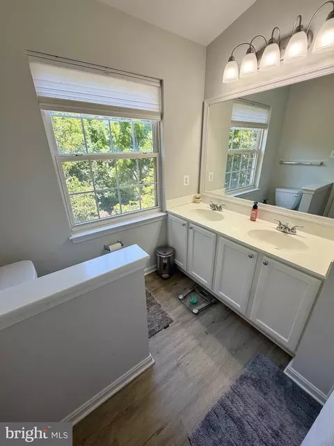 Bath - 523 Ellison Ct, Frederick, MD 21703 photo 2 of 9