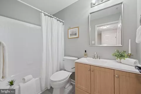 Bath - 6510 E Daytona Ct #204, Frederick, MD 21703 photo 2 of 2