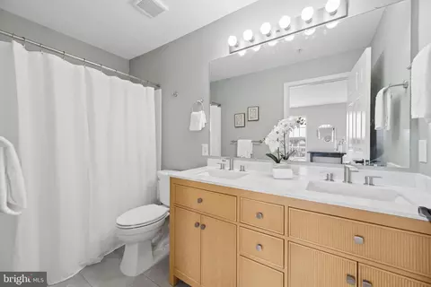 Bath - 6510 E Daytona Ct #204, Frederick, MD 21703 photo 1 of 2