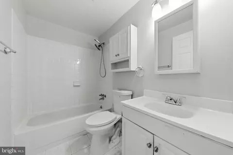 Bath - 1709 Springhouse Ct, Frederick, MD 21702 photo 1 of 1