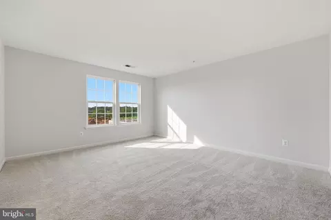 Bedroom - 2075 Spring Run Cir, Frederick, MD 21702 photo 2 of 5