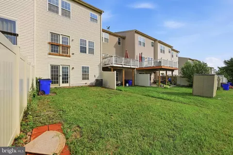 Exterior - 2075 Spring Run Cir, Frederick, MD 21702 photo 4 of 10