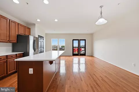 Living - 2075 Spring Run Cir, Frederick, MD 21702 photo 4 of 10