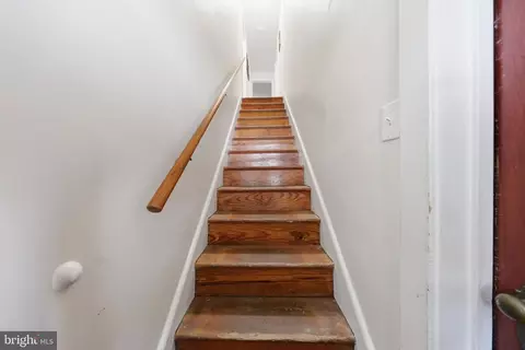 Entry Way - 624 Military Rd, Frederick, MD 21702 photo 7 of 11