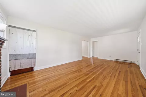 Living - 624 Military Rd, Frederick, MD 21702 photo 2 of 6