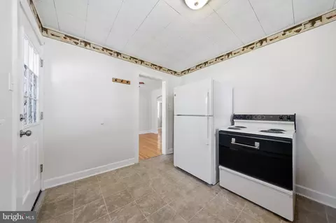 Entry Way - 624 Military Rd, Frederick, MD 21702 photo 4 of 11