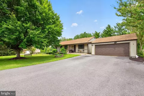 11298 Woodhaven Dr, Ijamsville, MD 21754