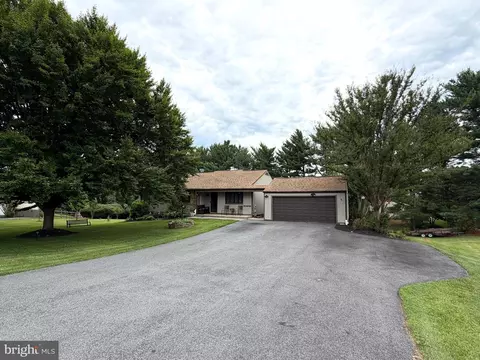 11298 Woodhaven Dr, Ijamsville, MD 21754