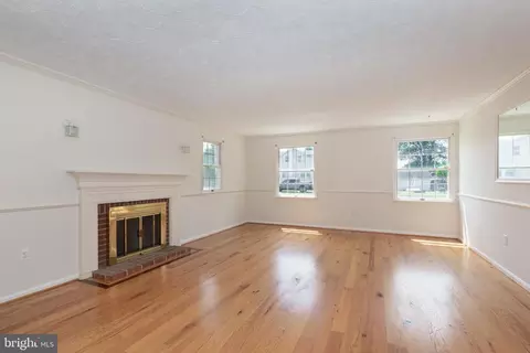Living - 54 E Moser Rd, Thurmont, MD 21788 photo 5 of 9