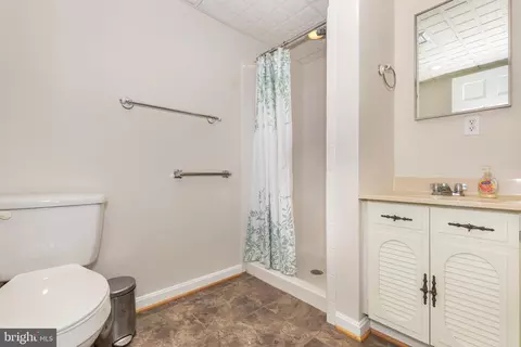 Bath - 54 E Moser Rd, Thurmont, MD 21788 photo 3 of 3