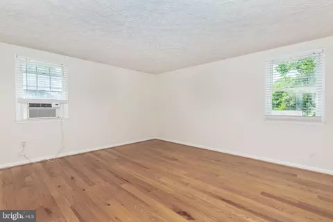 Living - 54 E Moser Rd, Thurmont, MD 21788 photo 4 of 9