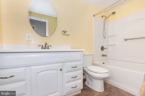Bath - 54 E Moser Rd, Thurmont, MD 21788 photo 2 of 3