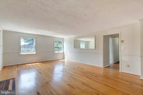 Living - 54 E Moser Rd, Thurmont, MD 21788 photo 6 of 9
