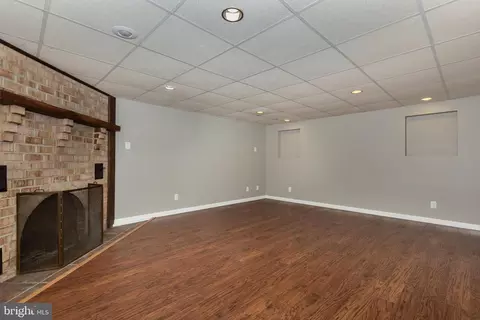 Living - 54 E Moser Rd, Thurmont, MD 21788 photo 8 of 9