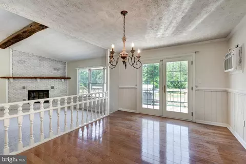 Dining - 54 E Moser Rd, Thurmont, MD 21788 photo 1 of 2