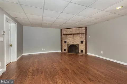 Living - 54 E Moser Rd, Thurmont, MD 21788 photo 9 of 9