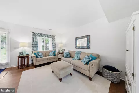 105 New Castle Ct, Frederick, MD 21702 photo 5