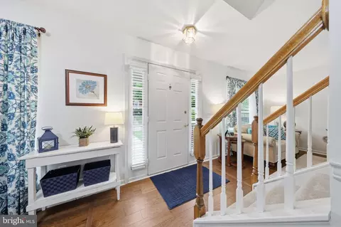 105 New Castle Ct, Frederick, MD 21702 photo 2