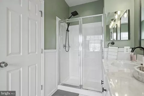 Bath - 6221 Posey St, Frederick, MD 21703 photo 8 of 13