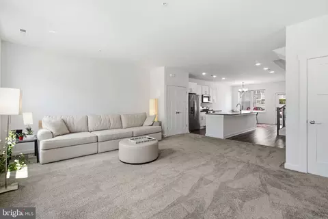 Living - 411 Gillespie Dr, Frederick, MD 21702 photo 1 of 4