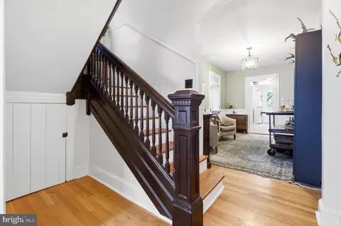 Entry Way - 117 E 5th St, Frederick, MD 21701 photo 2 of 10