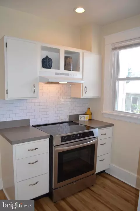 Kitchen - 334 Park Ave, Frederick, MD 21701 photo 4 of 7