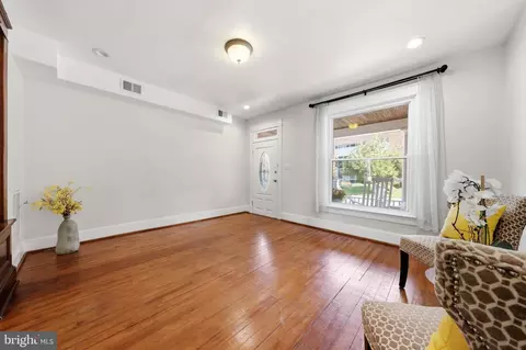 Living - 334 Park Ave, Frederick, MD 21701 photo 1 of 4