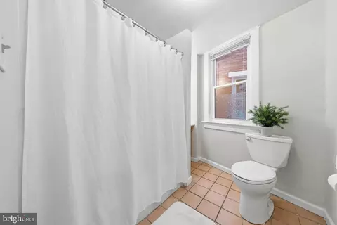 Bath - 334 Park Ave, Frederick, MD 21701 photo 1 of 2