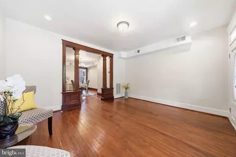 Living - 334 Park Ave, Frederick, MD 21701 photo 3 of 4