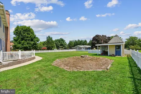 Exterior - 8009 Stone Ridge Dr, Frederick, MD 21702 photo 28 of 31