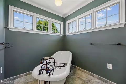 Bath - 8009 Stone Ridge Dr, Frederick, MD 21702 photo 6 of 10
