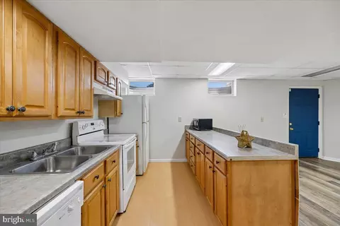 Kitchen - 8009 Stone Ridge Dr, Frederick, MD 21702 photo 9 of 10