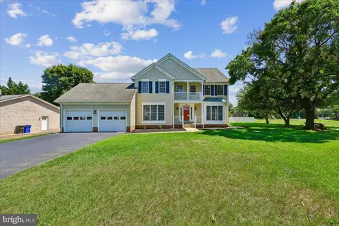Exterior - 8009 Stone Ridge Dr, Frederick, MD 21702 photo 16 of 31