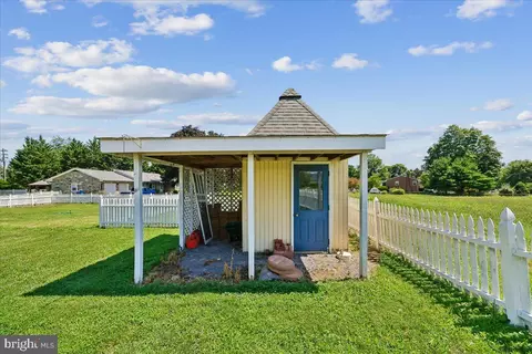 Exterior - 8009 Stone Ridge Dr, Frederick, MD 21702 photo 14 of 31