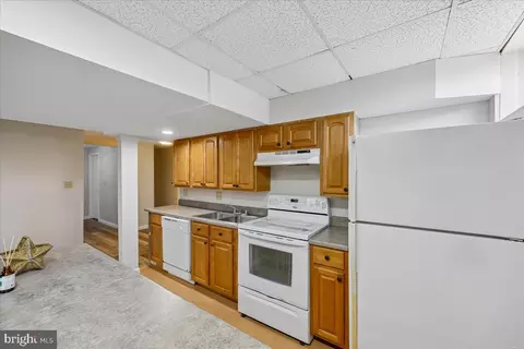 Kitchen - 8009 Stone Ridge Dr, Frederick, MD 21702 photo 10 of 10