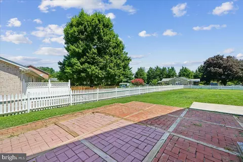 Exterior - 8009 Stone Ridge Dr, Frederick, MD 21702 photo 10 of 31