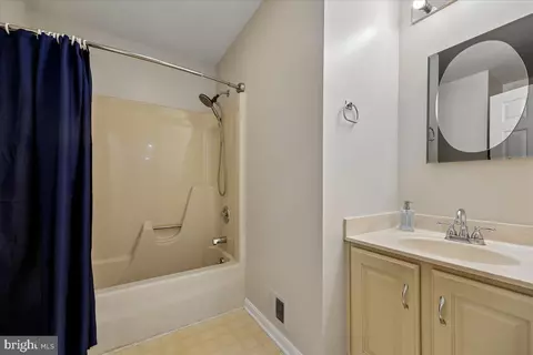 Bath - 8009 Stone Ridge Dr, Frederick, MD 21702 photo 7 of 10