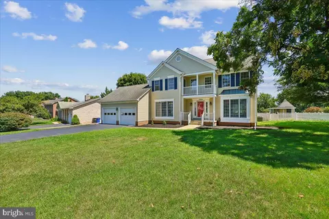 Exterior - 8009 Stone Ridge Dr, Frederick, MD 21702 photo 17 of 31