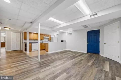 Entry Way - 8009 Stone Ridge Dr, Frederick, MD 21702 photo 17 of 19