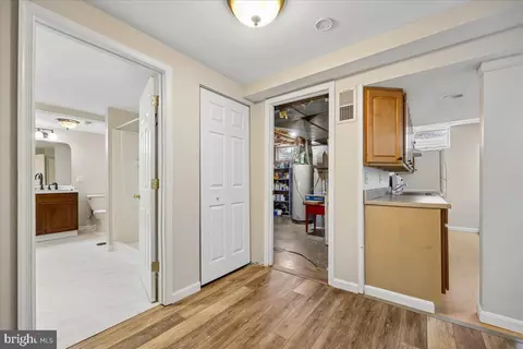 Entry Way - 8009 Stone Ridge Dr, Frederick, MD 21702 photo 18 of 19