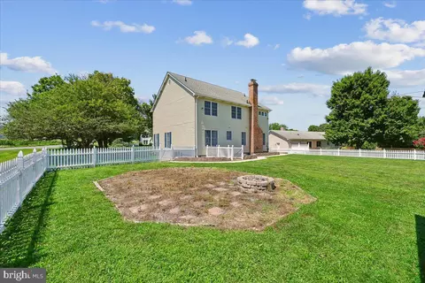 Exterior - 8009 Stone Ridge Dr, Frederick, MD 21702 photo 26 of 31