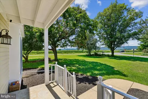 Exterior - 8009 Stone Ridge Dr, Frederick, MD 21702 photo 4 of 31