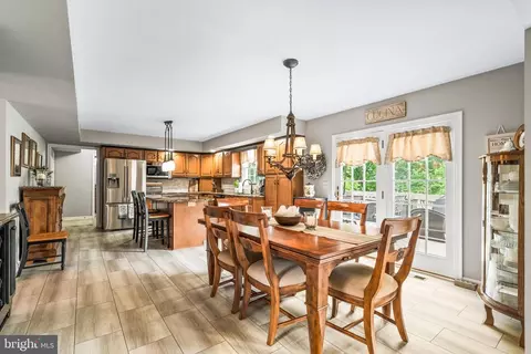 Dining - 2214 W Greenleaf Dr, Frederick, MD 21702 photo 4 of 6