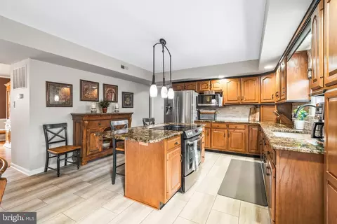 Kitchen - 2214 W Greenleaf Dr, Frederick, MD 21702 photo 2 of 4