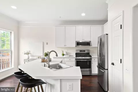 Kitchen - 1638 Wheyfield Dr, Frederick, MD 21701 photo 2 of 9